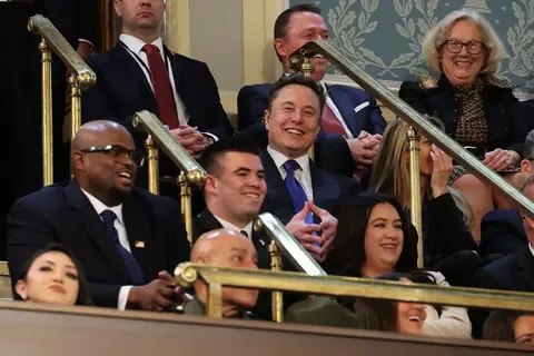 Musk Is Really Attractive Among Thousands Of People In The National Assembly Session🤭